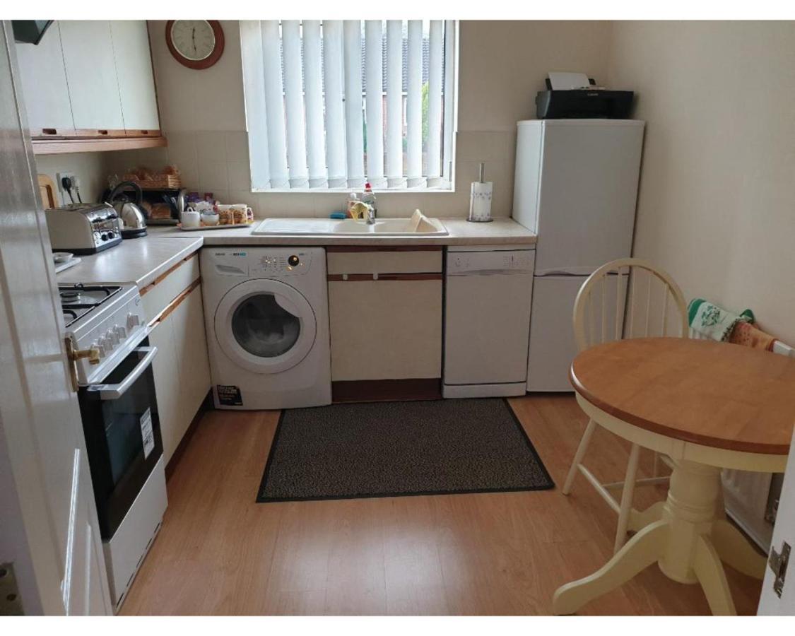 42 Beaumont Rise Rental - Worksop Eksteriør billede